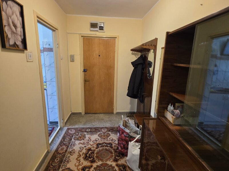 1 Decembrie 1918, intersectie Jean Steriadi, 10 minute metrou, vav Auchan