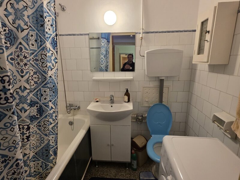 1 Decembrie 1918, intersectie Jean Steriadi, 10 minute metrou, vav Auchan