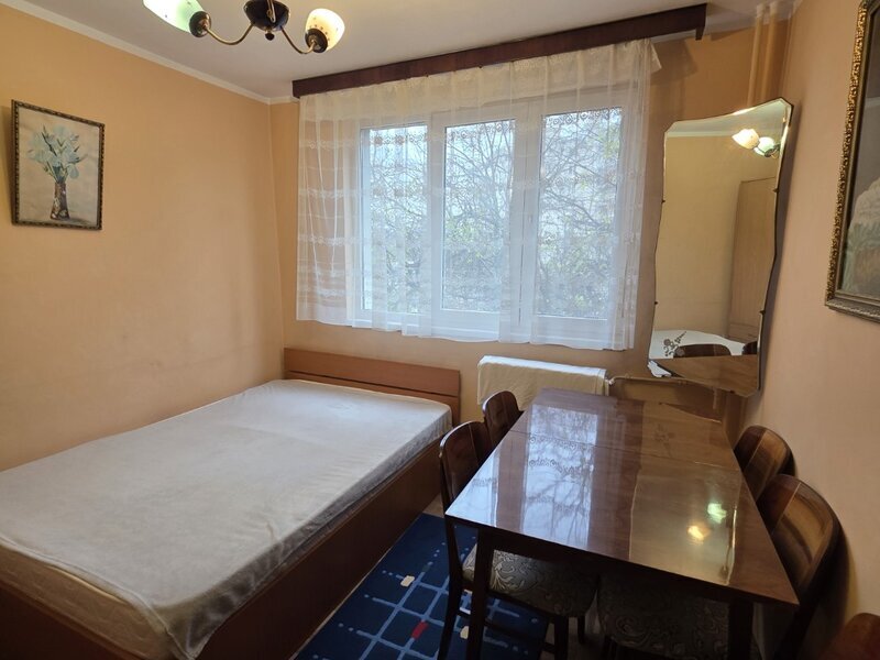 1 Decembrie 1918, intersectie Jean Steriadi, 10 minute metrou, vav Auchan