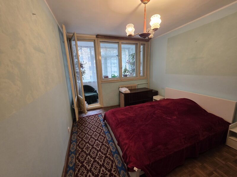 1 Decembrie 1918, intersectie Jean Steriadi, 10 minute metrou, vav Auchan